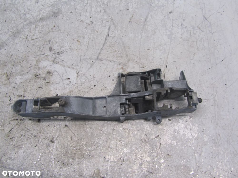peugeot partner -berlingo 08->podstawa klamki lewy przód - 2