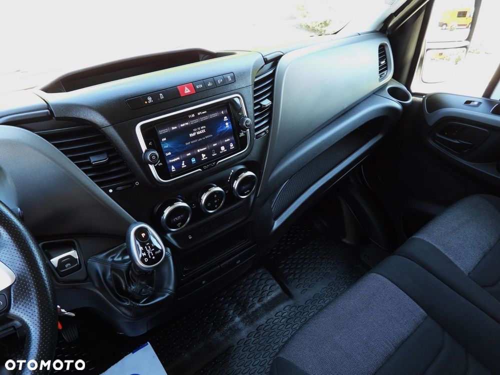 Iveco DAILY 35S18 KONTENER WINDA 8 PALET TEMPOMAT NAWIGACJA LEDY AUTOMAT HI-MATIC KLIMATYZACJA  180KM - 32