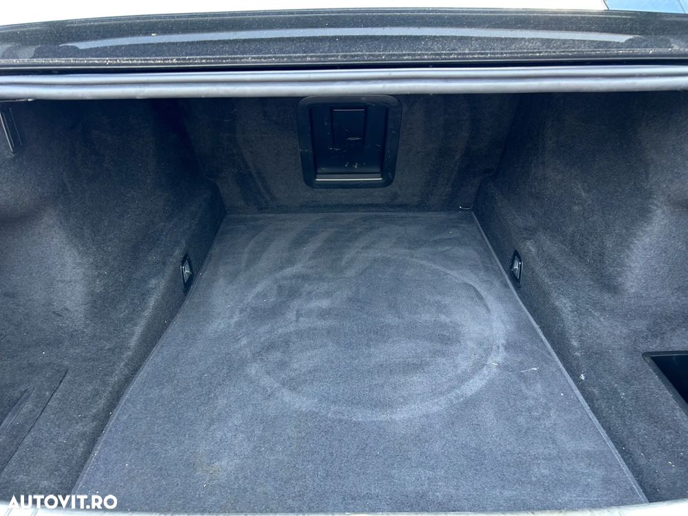 BMW Seria 7 750i xDrive - 18