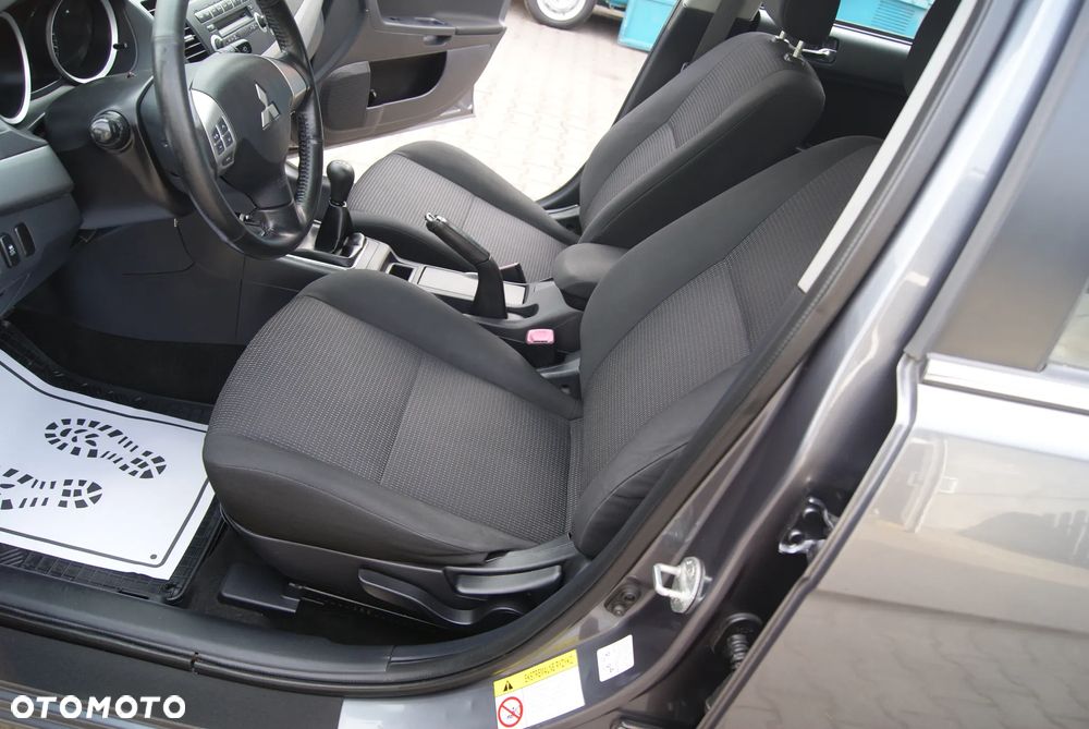 Mitsubishi Lancer 1.6 Inform - 20