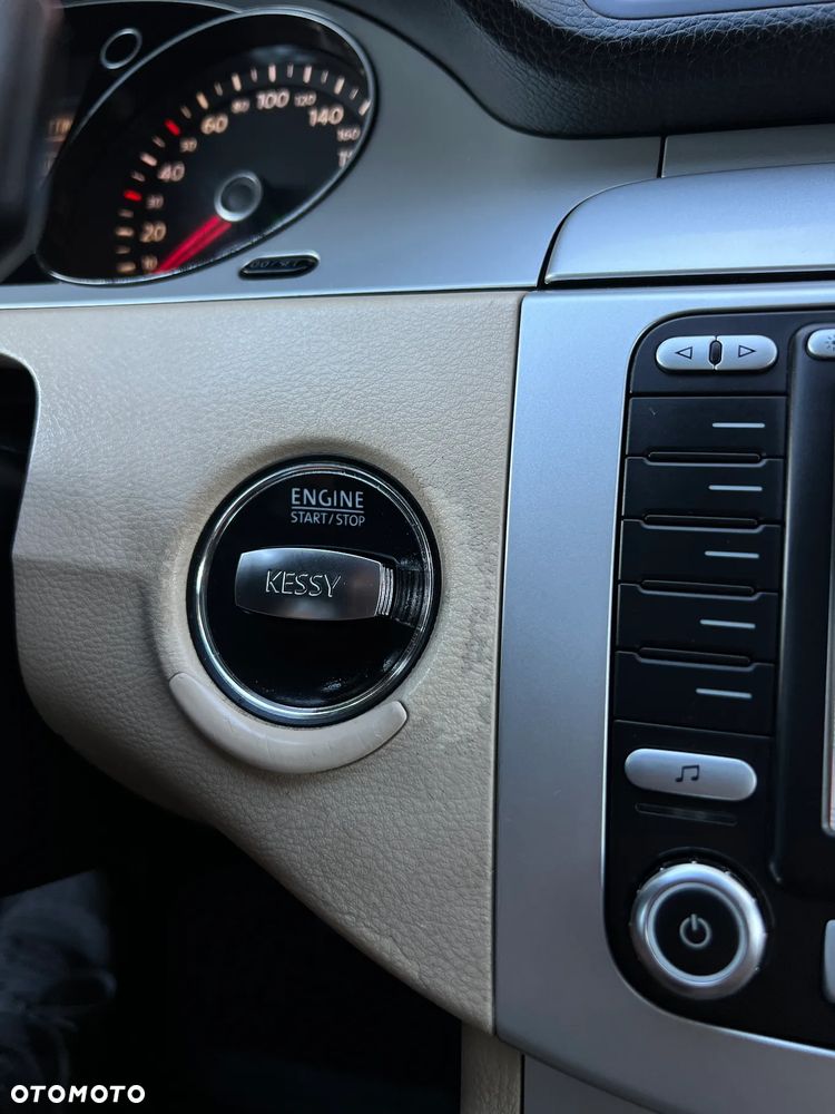 Volkswagen Passat - 26
