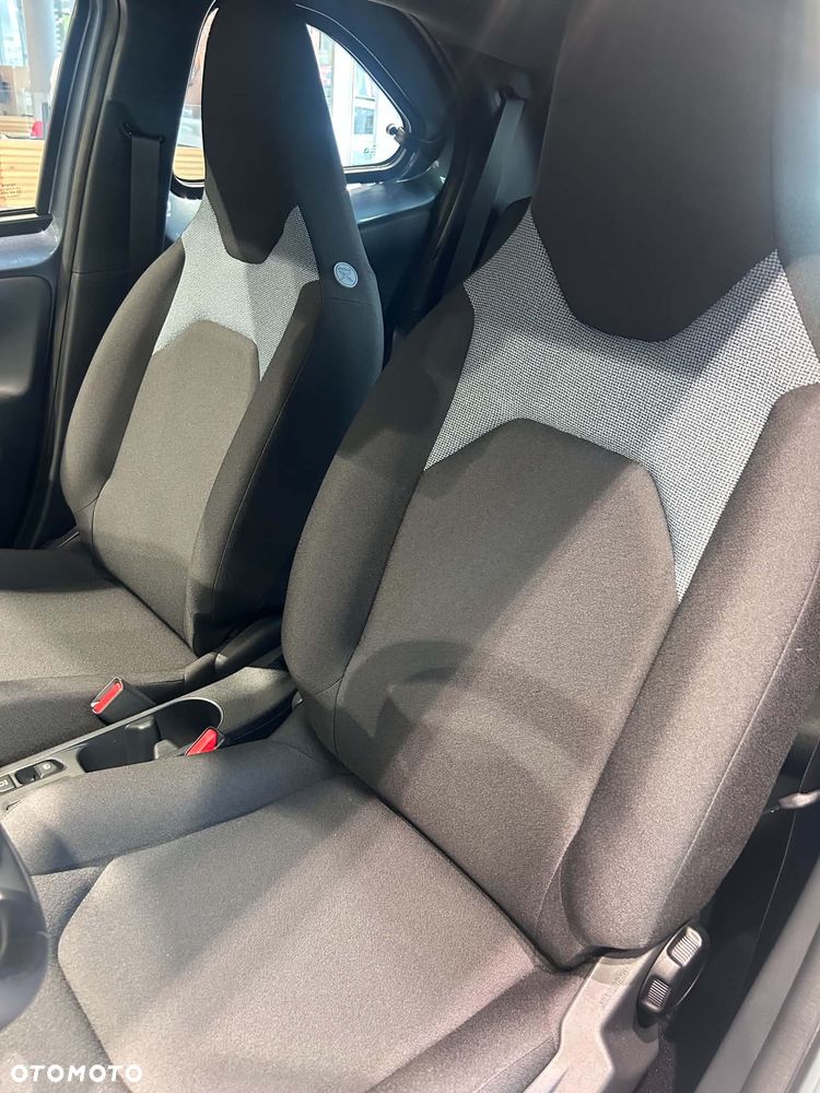 Toyota Aygo X Hybrid 1.5 Comfort e-CVT - 35