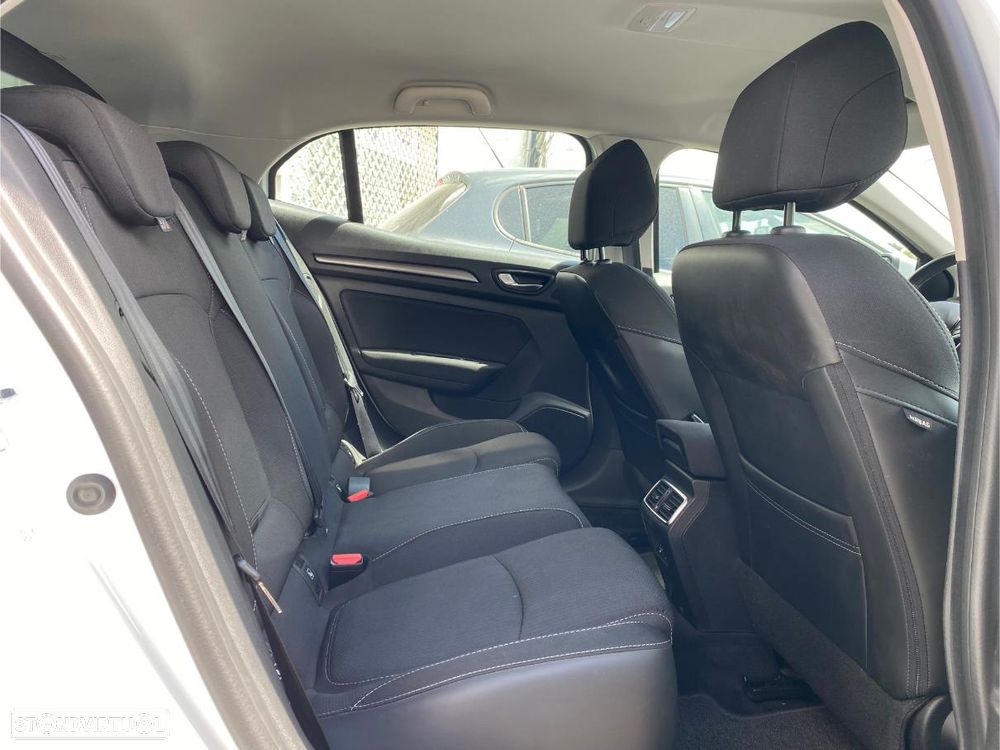 Renault Mégane 1.5 Blue dCi Intens - 14