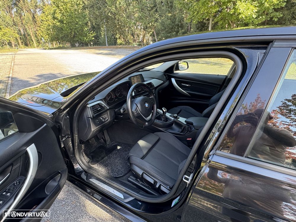 BMW 318 d Line Sport - 16