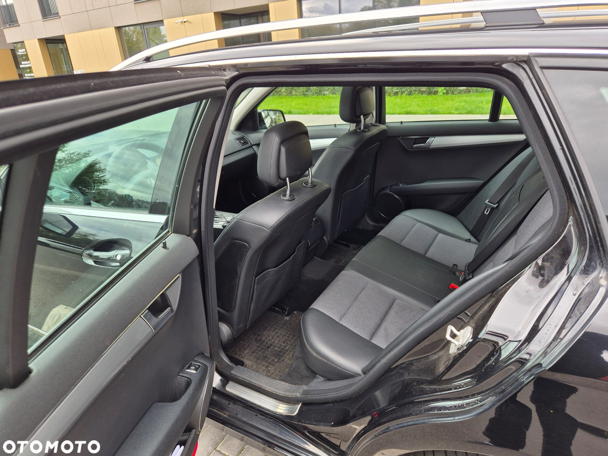 Mercedes-Benz Klasa C 250 CGI BlueEff Avantgarde - 10