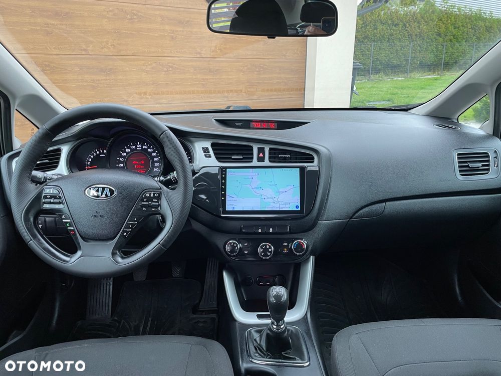 Kia Ceed 1.4 CVVT Dream Team Edition - 10