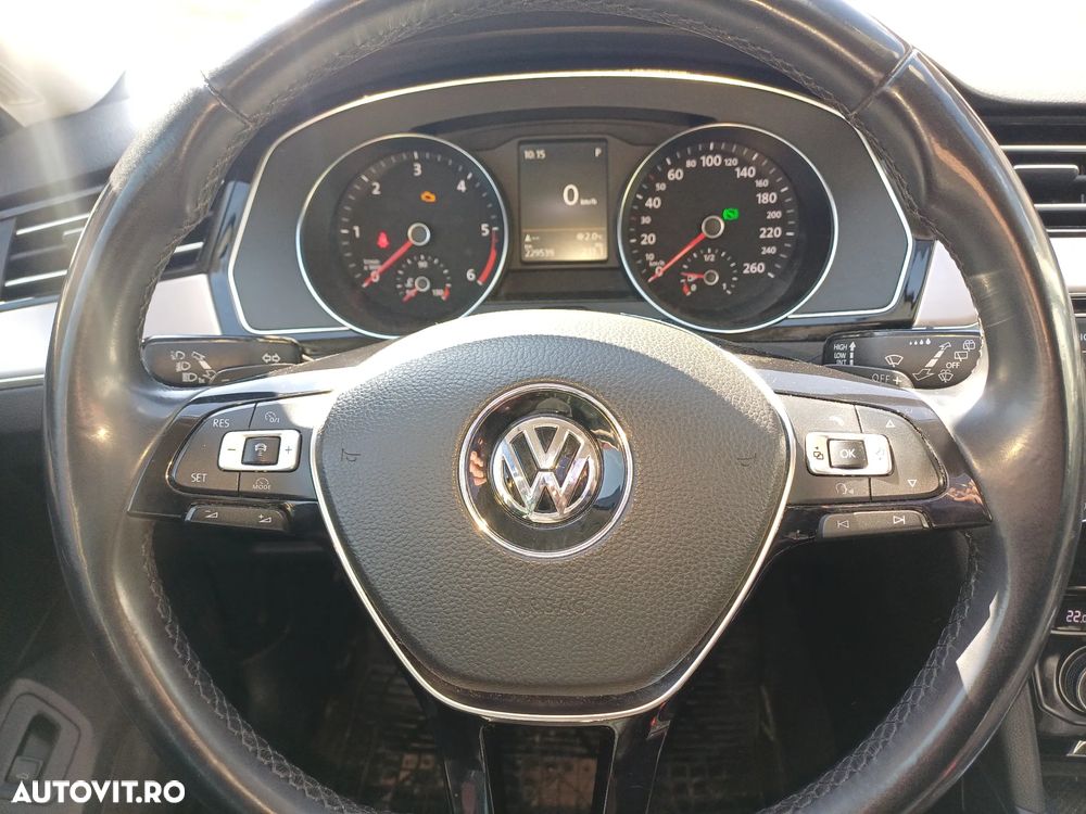 Volkswagen Passat 2.0 TDI SCR 4Motion DSG Elegance - 9