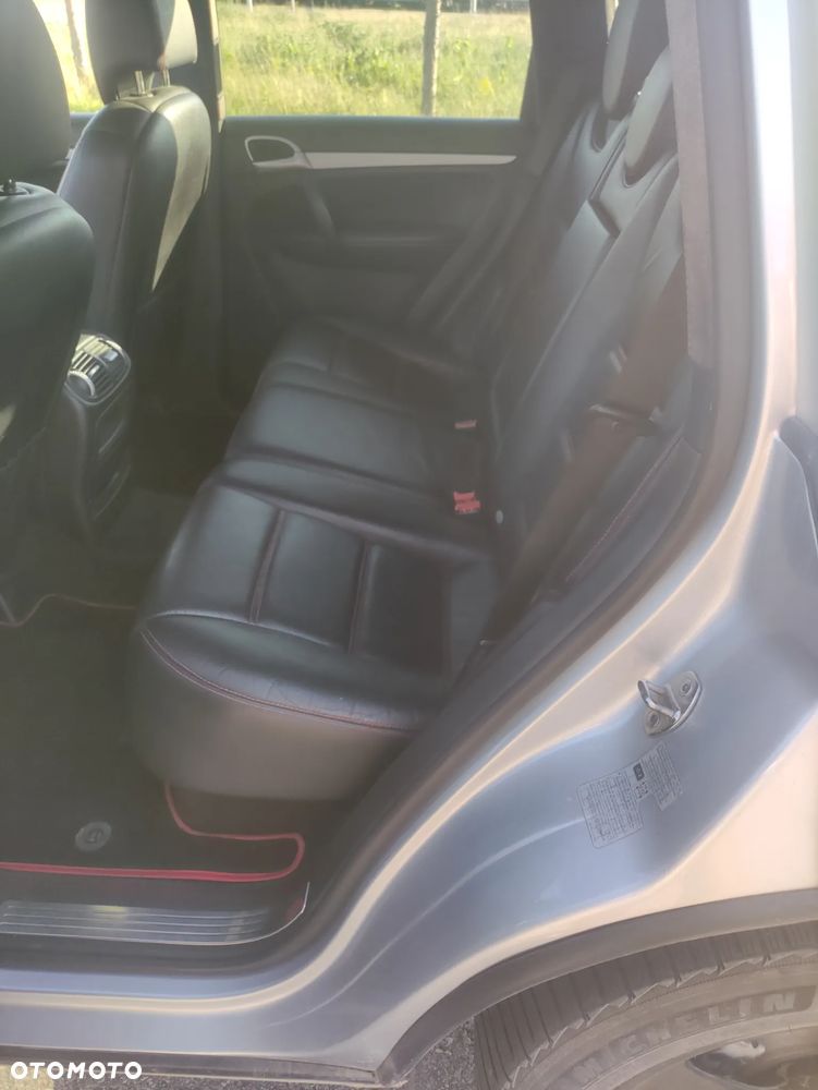 Porsche Cayenne - 10