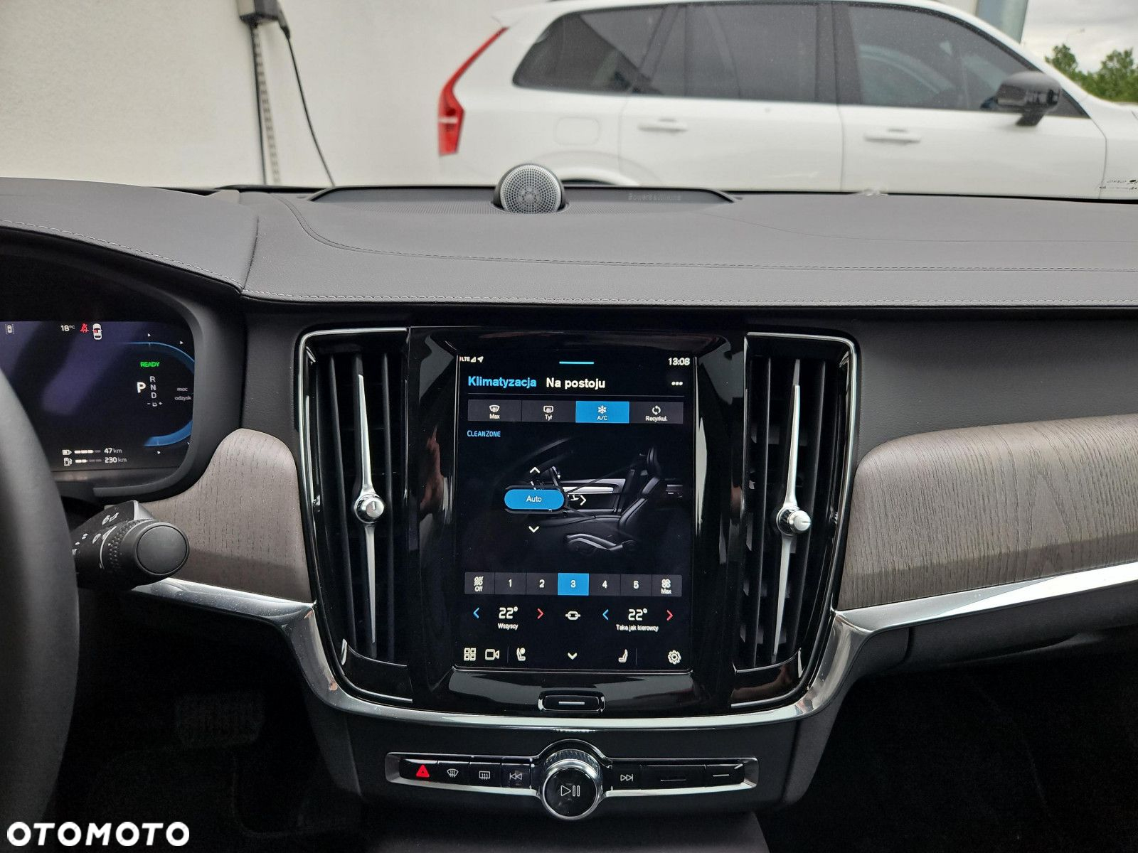 Volvo S90 T8 AWD Plug-In Hybrid Ultimate Dark - 19
