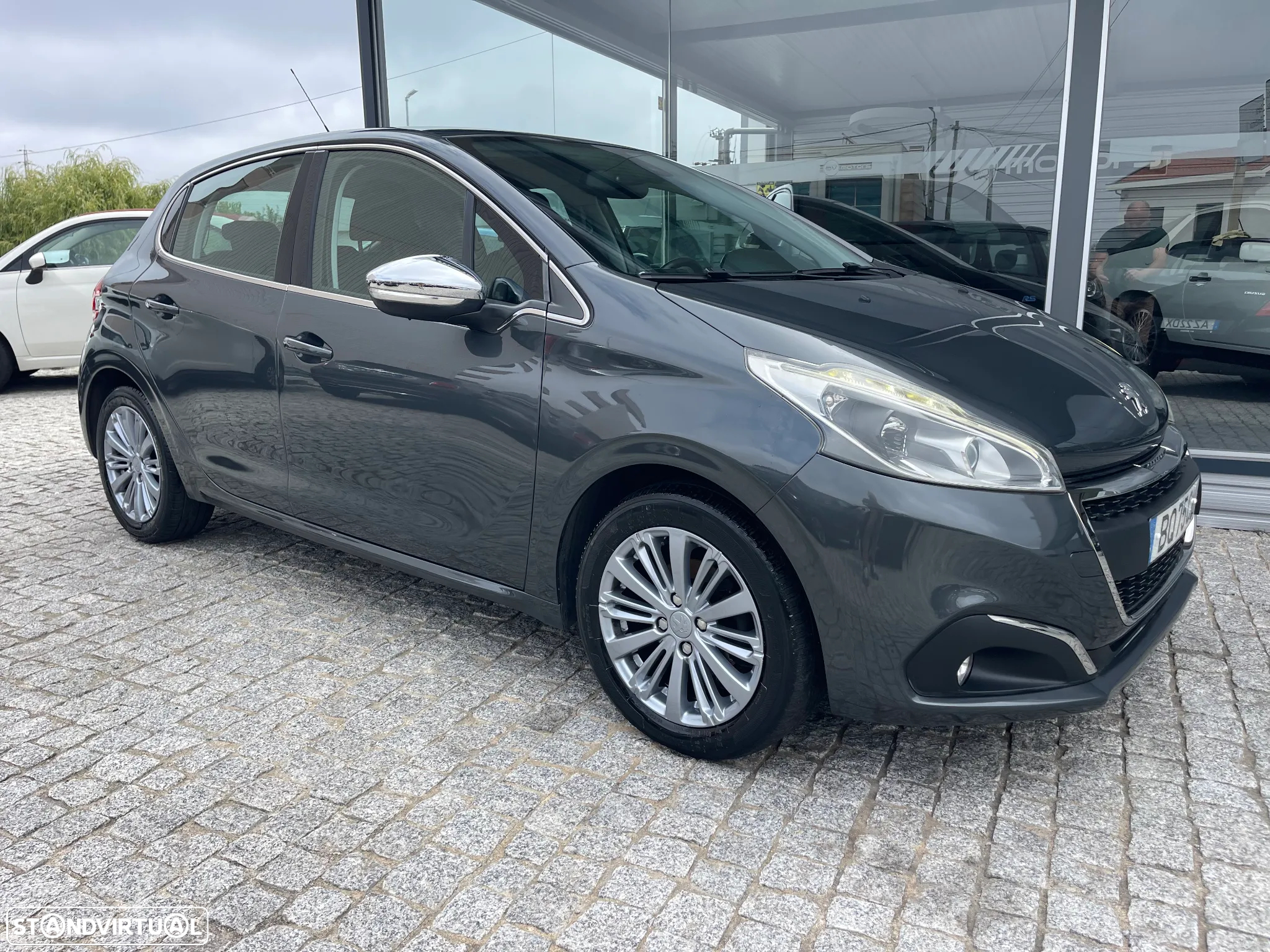 Peugeot 208 1.2 PureTech Allure - 4