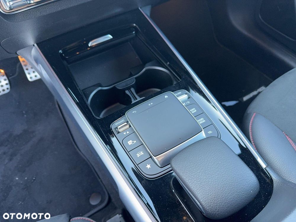 Mercedes-Benz GLB 200 d AMG Line 8G-DCT - 17