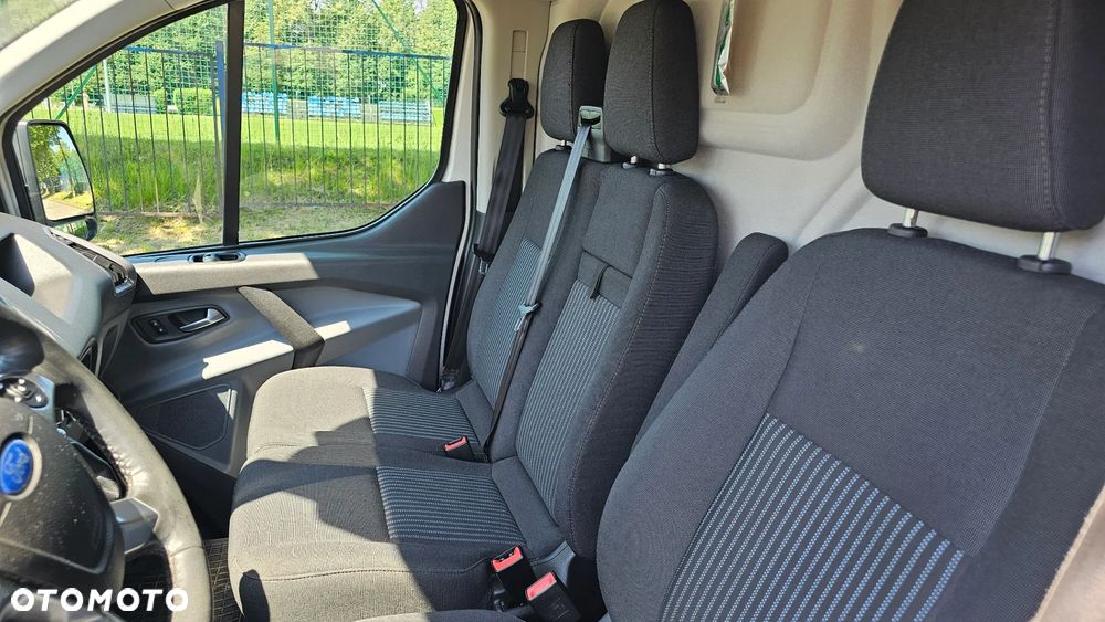 Ford TRANSIT CUSTOM - 26