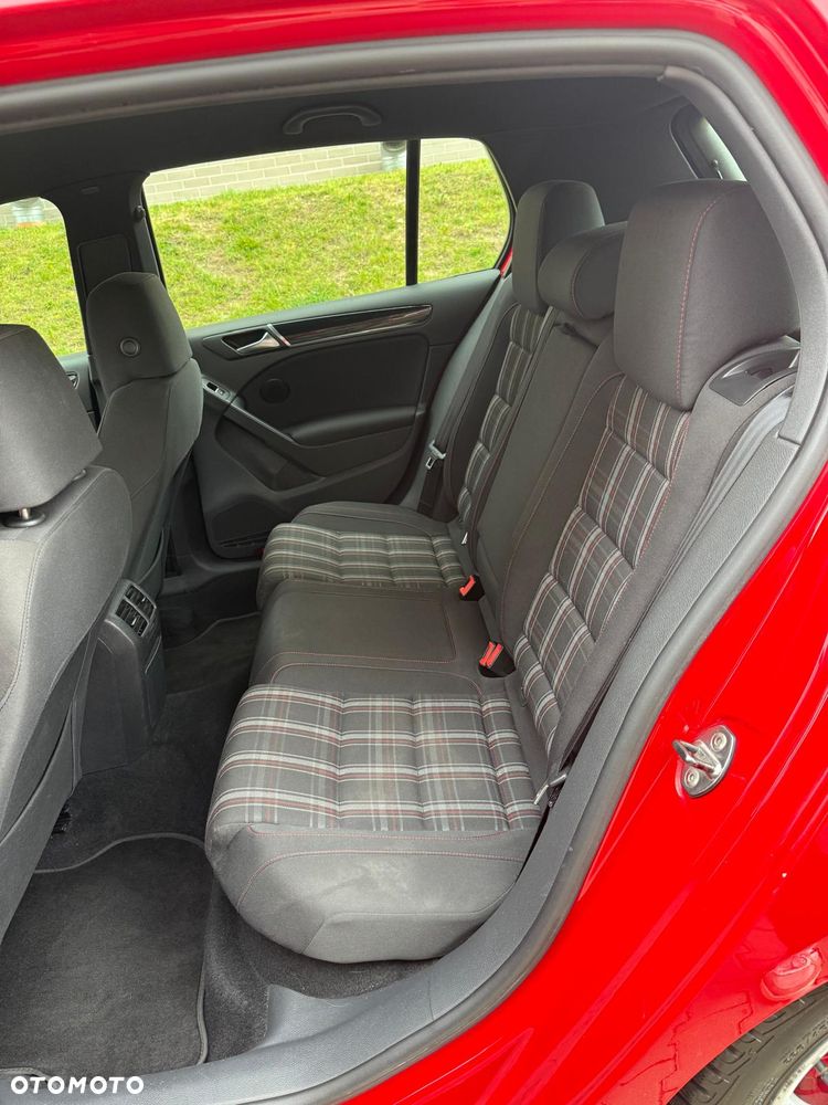 Volkswagen Golf - 12