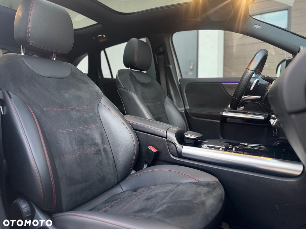 Mercedes-Benz GLA 250 4-Matic AMG Line - 25