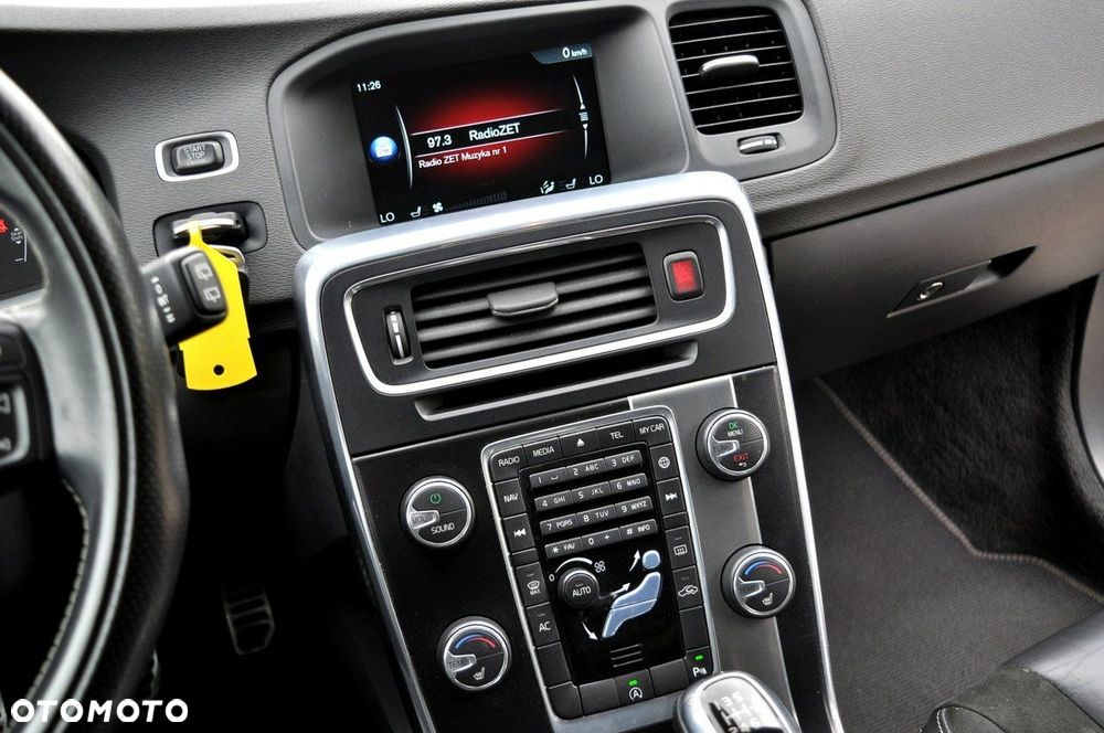 Volvo V60 D3 Drive-E R-Design Momentum - 15