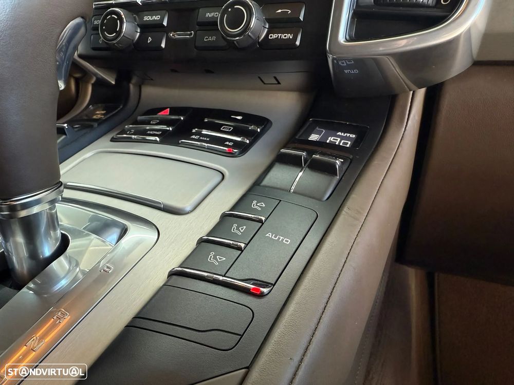 Porsche Cayenne S Hybrid - 21