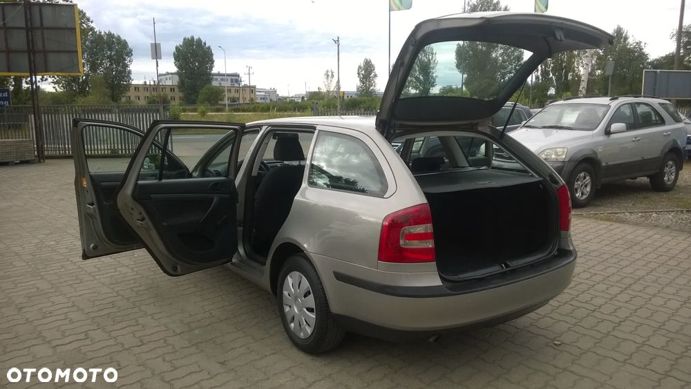 Skoda Octavia 1.6 Elegance - 17