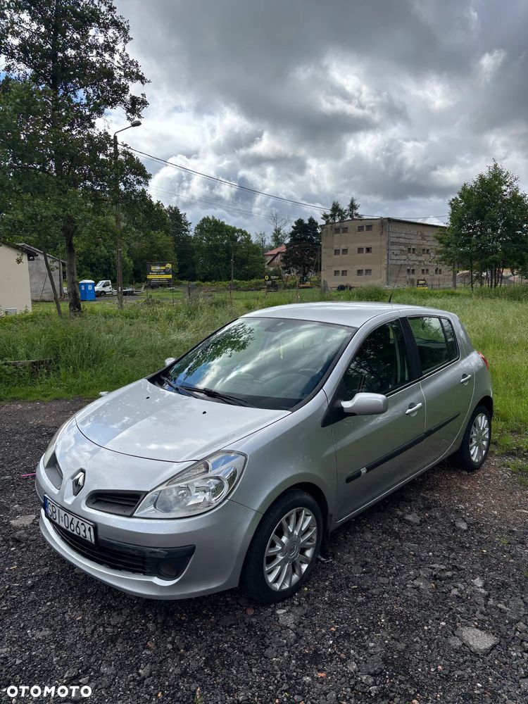 Renault Clio 1.5 dCi Authentique - 4