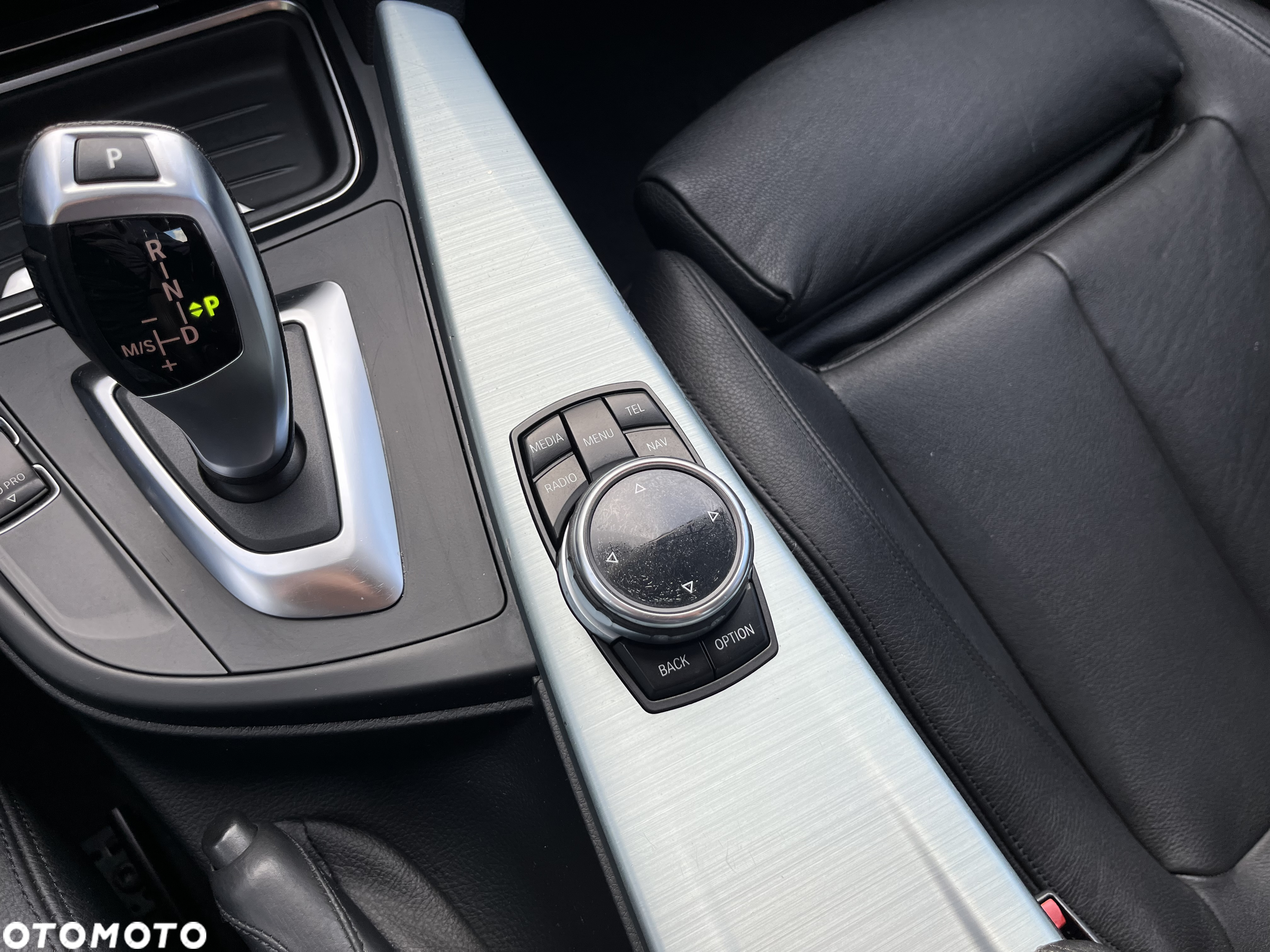 BMW Seria 3 318d Touring Sport Line - 25