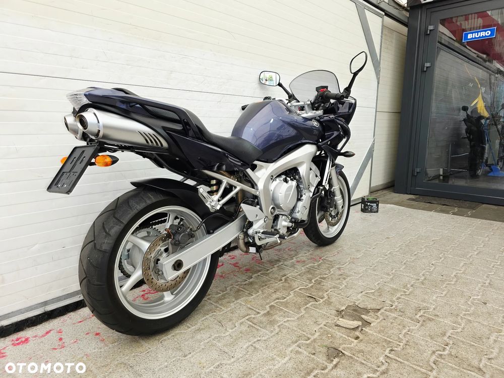 Yamaha FZ - 11