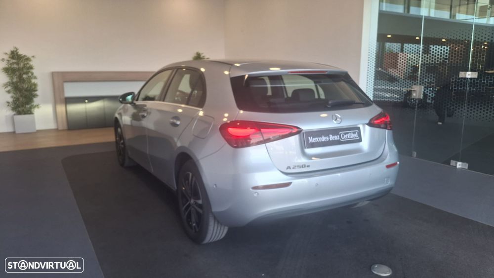 Mercedes-Benz A 250 e - 7