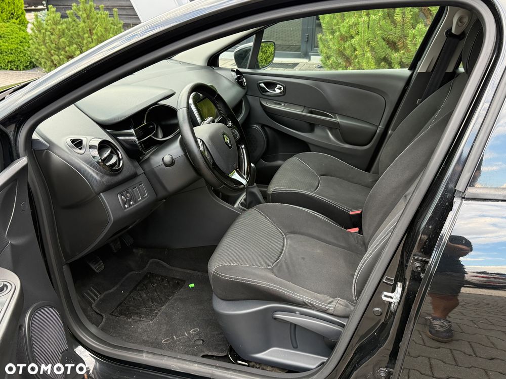 Renault Clio 1.2 16V 75 Expression - 13