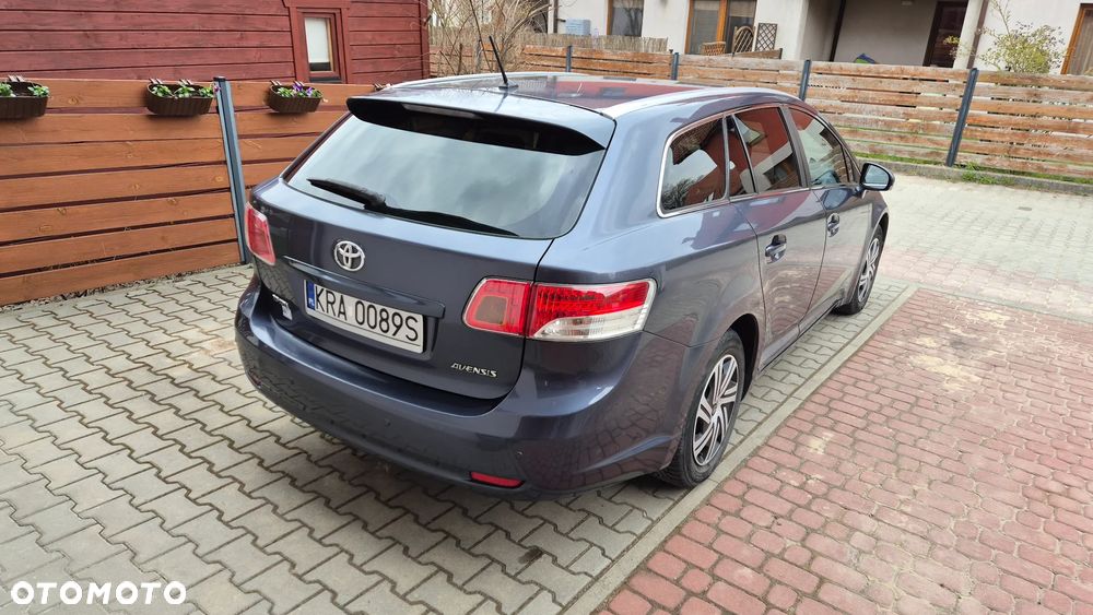 Toyota Avensis - 6