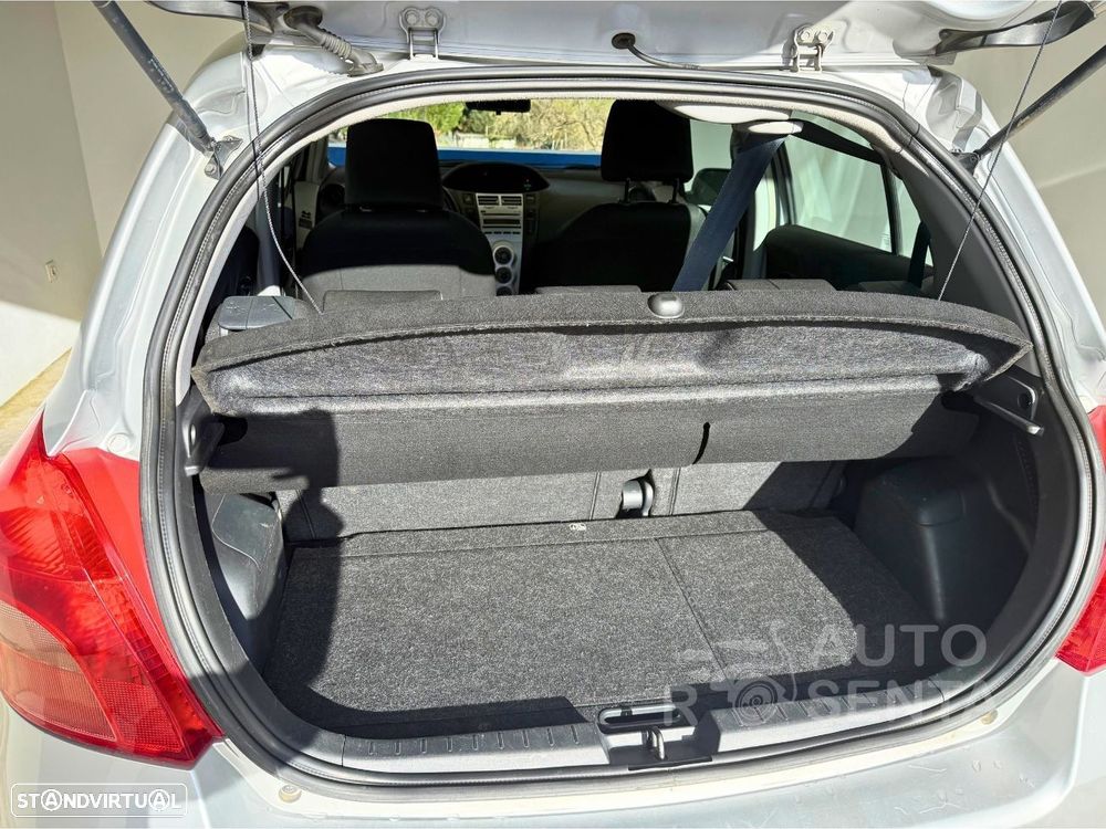 Toyota Yaris 1.0 VVT-i - 8