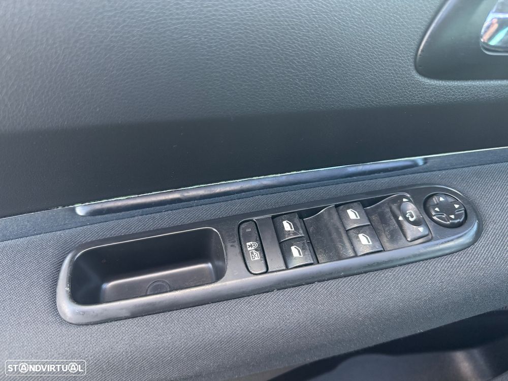 Peugeot 3008 1.6 BlueHDi Style - 31