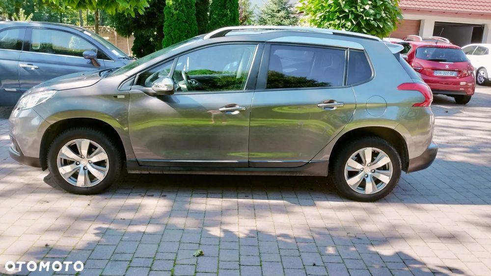 Peugeot 2008 1.2 Pure Tech Style - 10