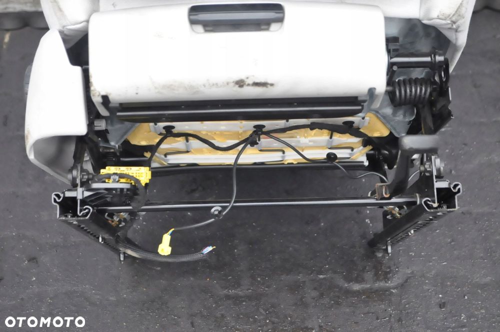 MERCEDES W176 FOTELE KANAPA JASNA SKÓRA - 8