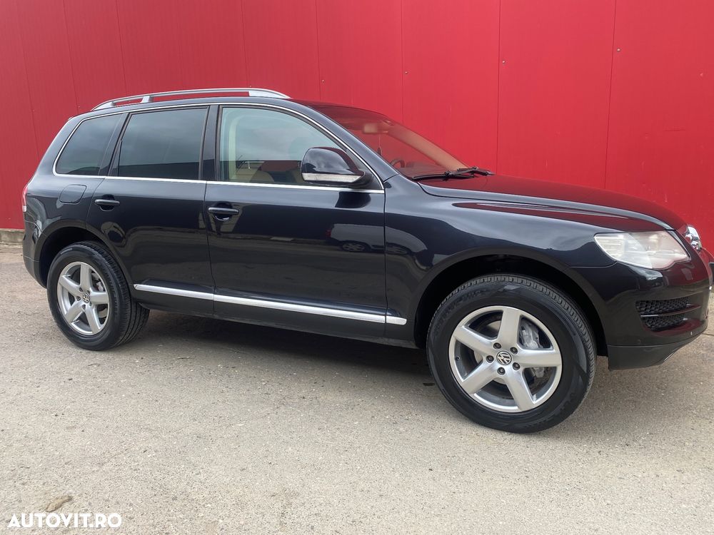 Volkswagen Touareg - 1