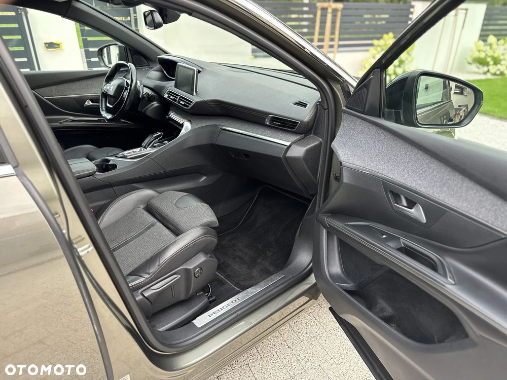Peugeot 5008 - 24