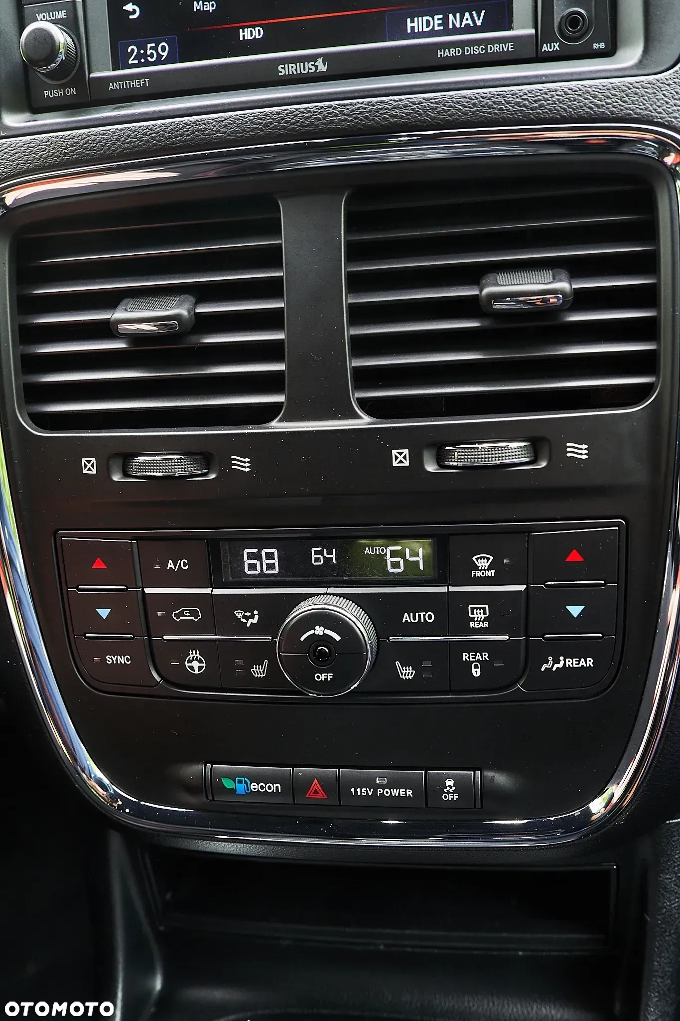 Dodge Caravan - 6