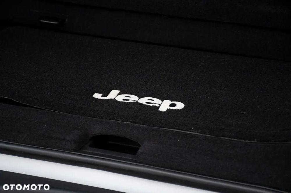 Jeep Wrangler - 25