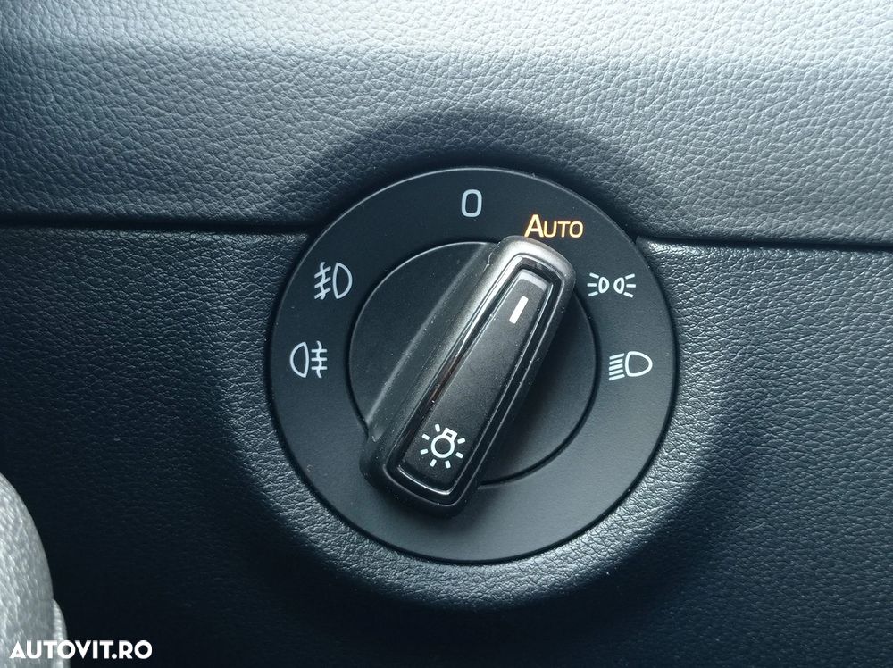 Skoda Octavia 2.0 TDI DSG Ambition - 28