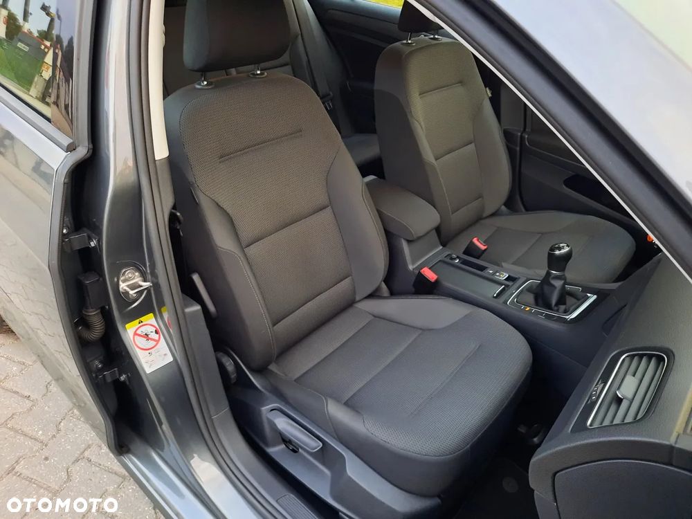 Volkswagen Golf 1.4 TSI BMT Comfortline - 23