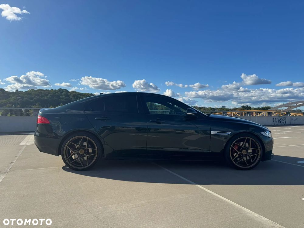 Jaguar XE - 8
