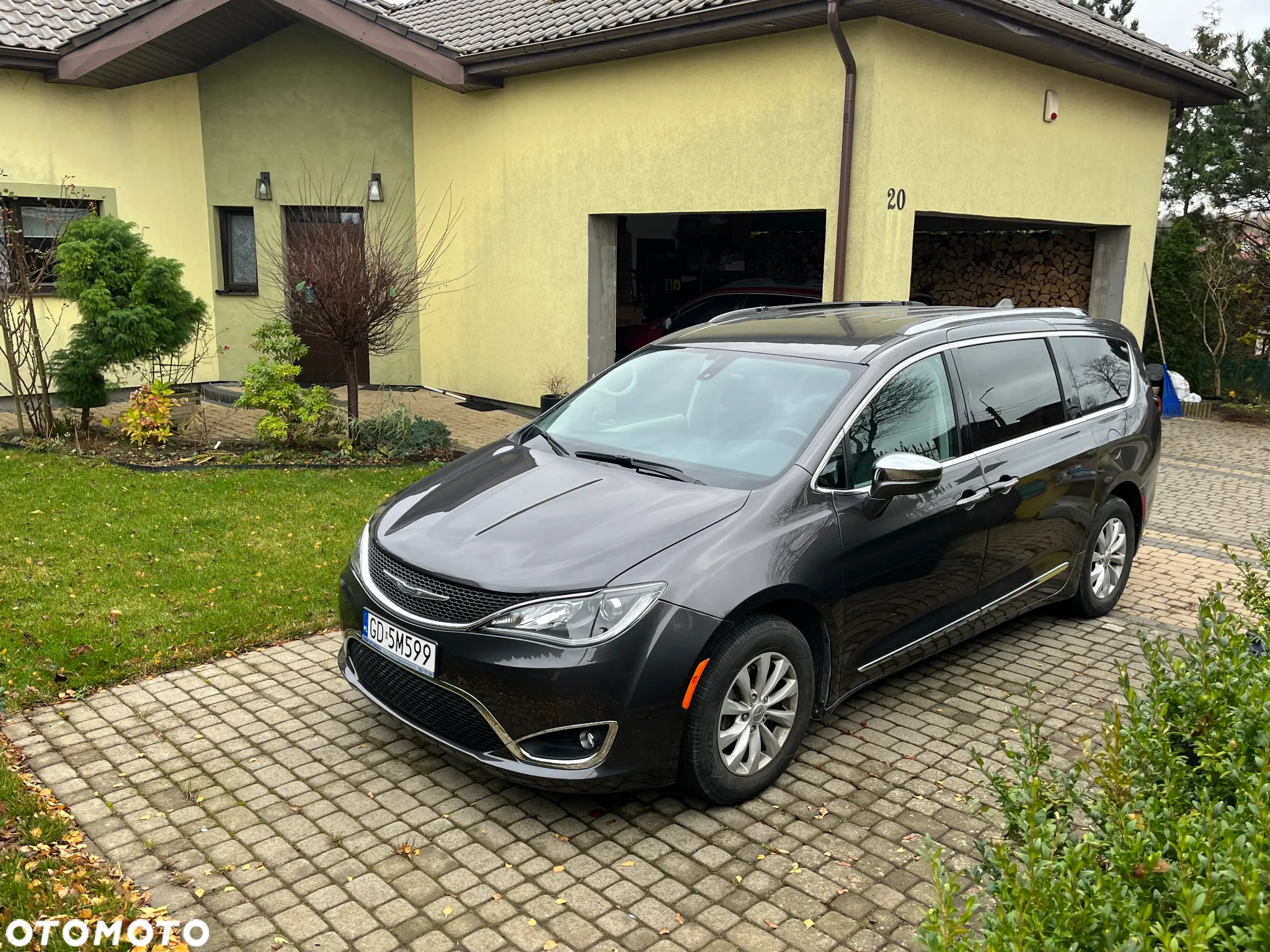 Chrysler Pacifica - 7