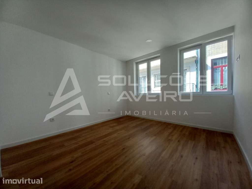 Excelente Apartamento T2 Duplex Novo no Coração da Cidade de Aveiro! - Grande imagem: 4/13