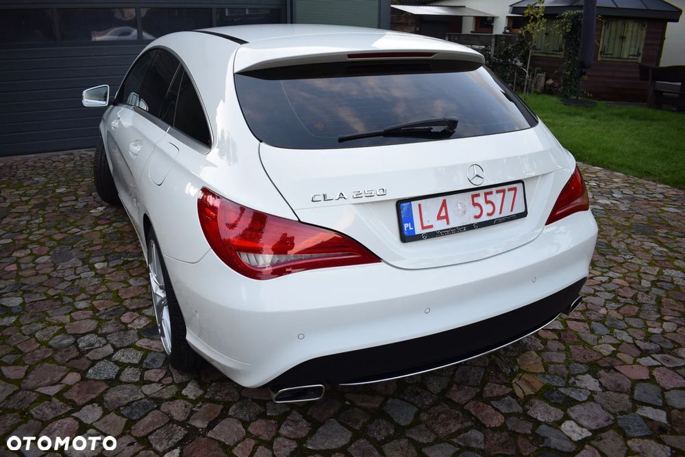 Mercedes-Benz CLA Shooting Brake 250 7G-DCT - 9