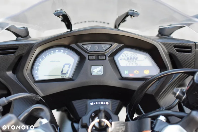 Honda CBR - 35