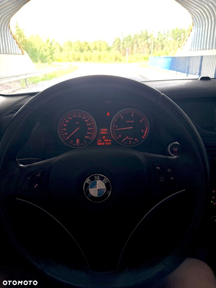 BMW X1 xDrive18d - 33