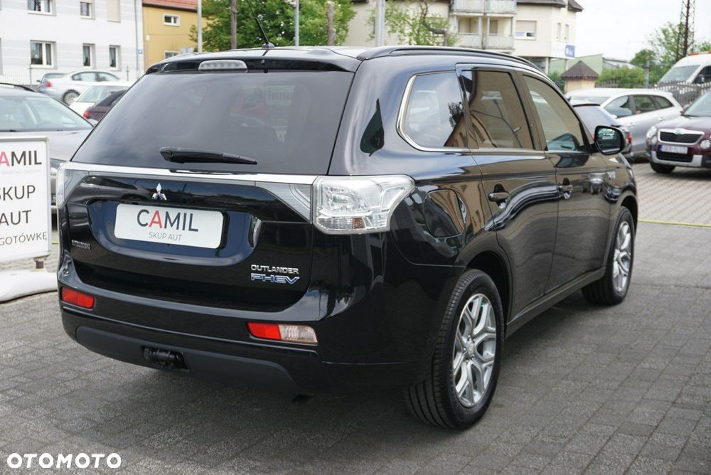 Mitsubishi Outlander - 4