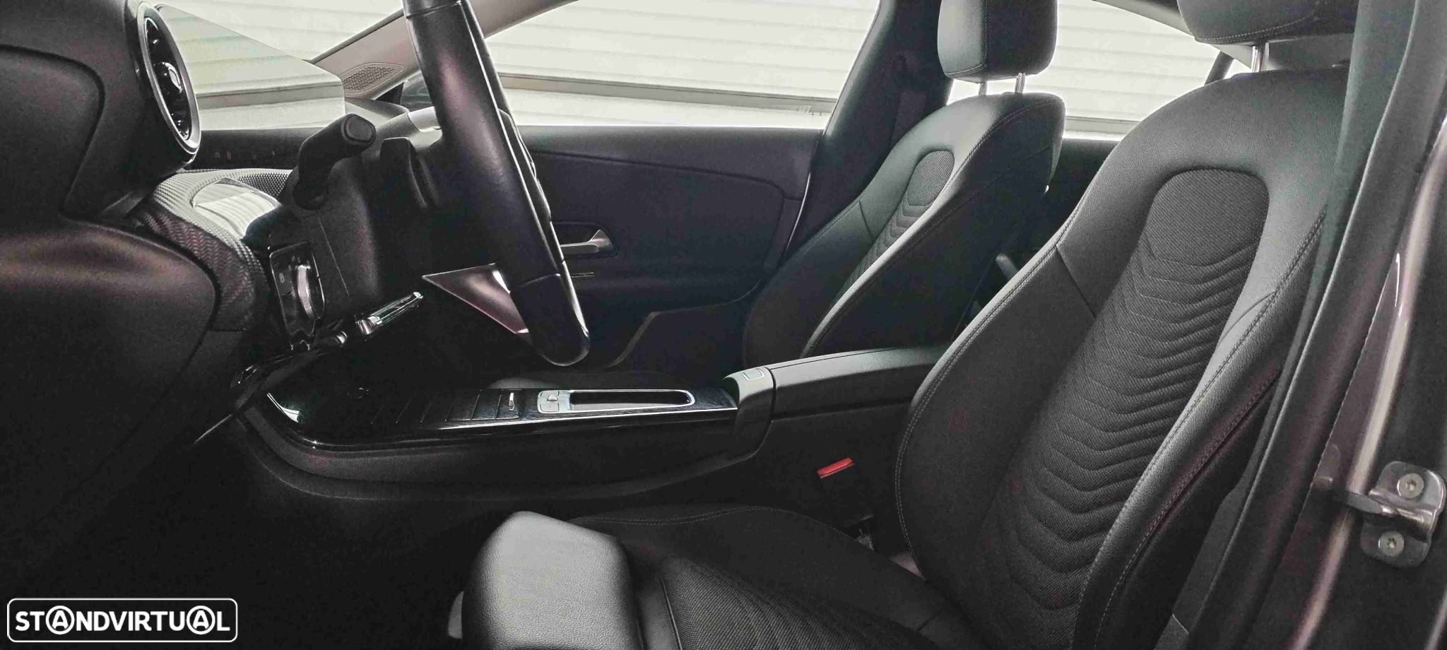 Mercedes-Benz CLA 180 d - 24