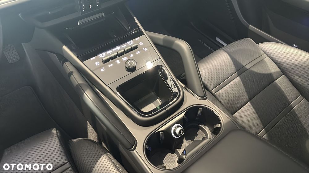Porsche Cayenne E-Hybrid - 16