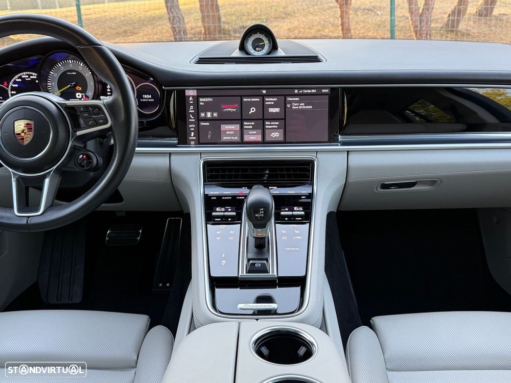 Porsche Panamera Sport Turismo 4 E-Hybrid - 42