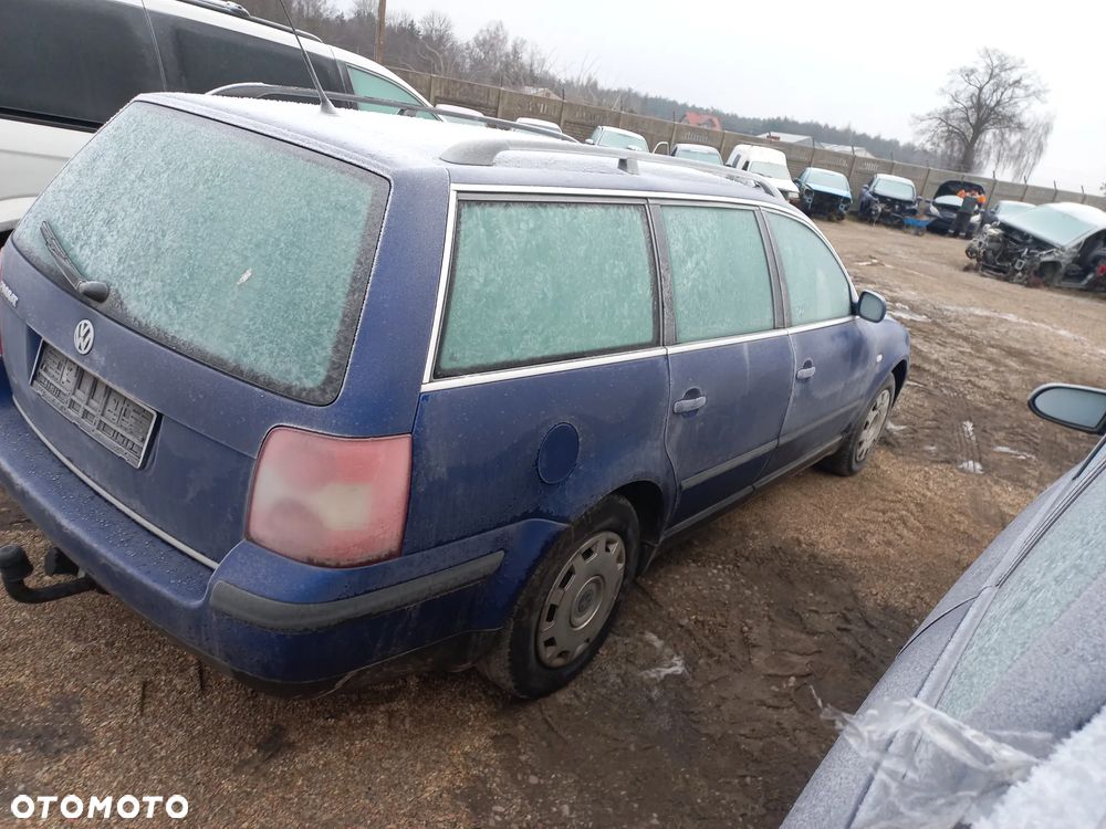 Vw Passat B5 lift kombi 1.6 B 02r LC5X wszystkie części maska zderzak drzwi - 2