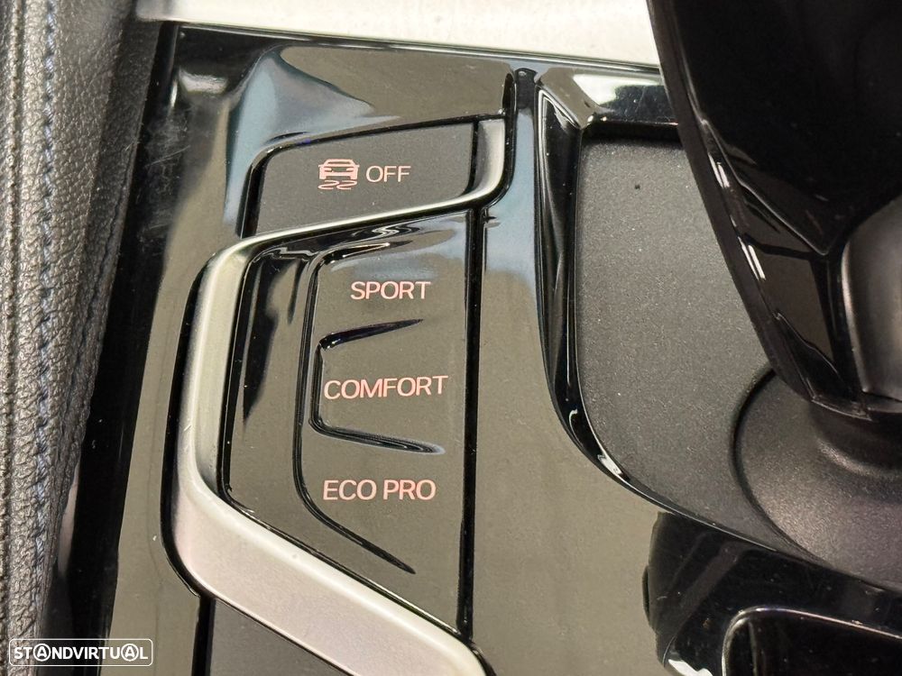 BMW 530 e Pack Desportivo M - 39