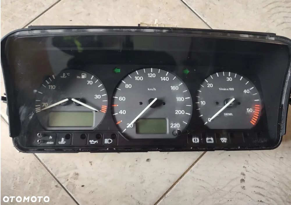 VW PASSAT B4 1,9TDI LICZNIK ZEGARY 3A0919033R - 1